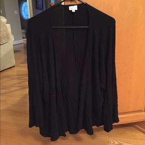 LuLaRoe Lindsay Kimono M (fits sizes 10-18)